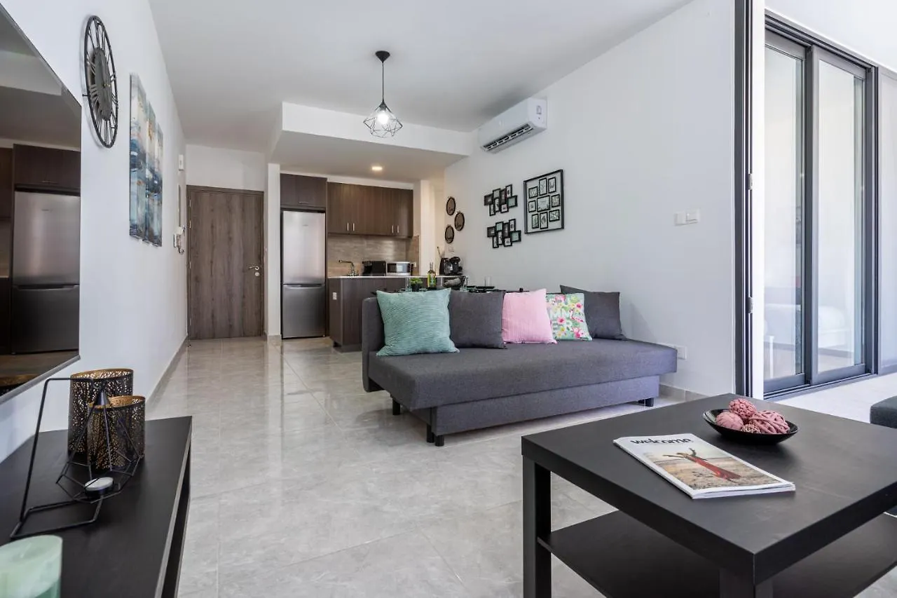 Aziza 1- Bedroom Apartment In Larnaca 0*,  Cyprus