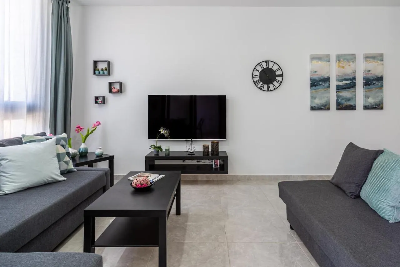 Aziza 1- Bedroom Apartment In Larnaca Cyprus